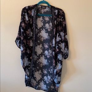 Feathers by Tolani kimono